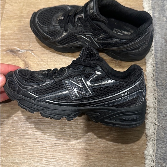 New Balance 740 Kids Black Sneakers - Picture 2 of 6